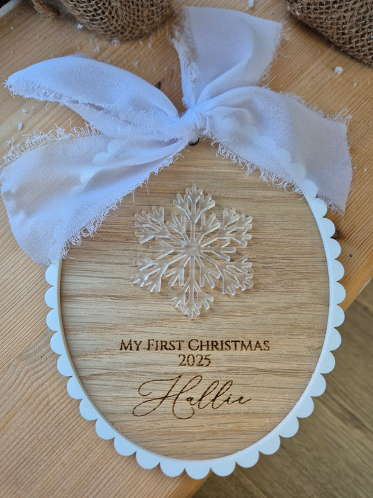 Christmas Scallop Edge Oak and Acrylic Ornament - Vintage Snowflake - Personalised Stocking Tag, Baby Milestone Plaque, or Hanging Decoration