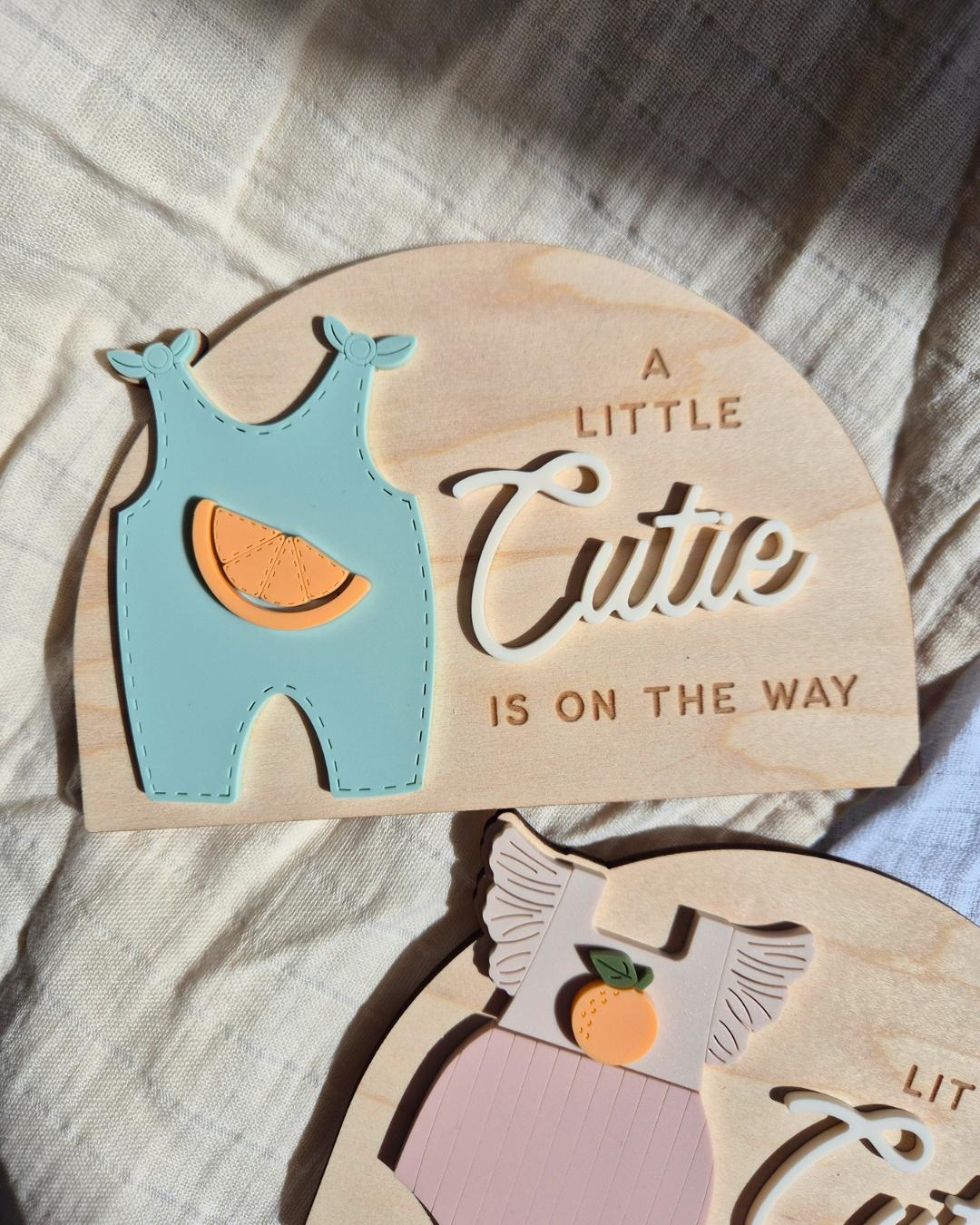 Orange Blossom Baby Outfit and Gender Reveal Pregnancy Announcement - Wooden Arch Plaque