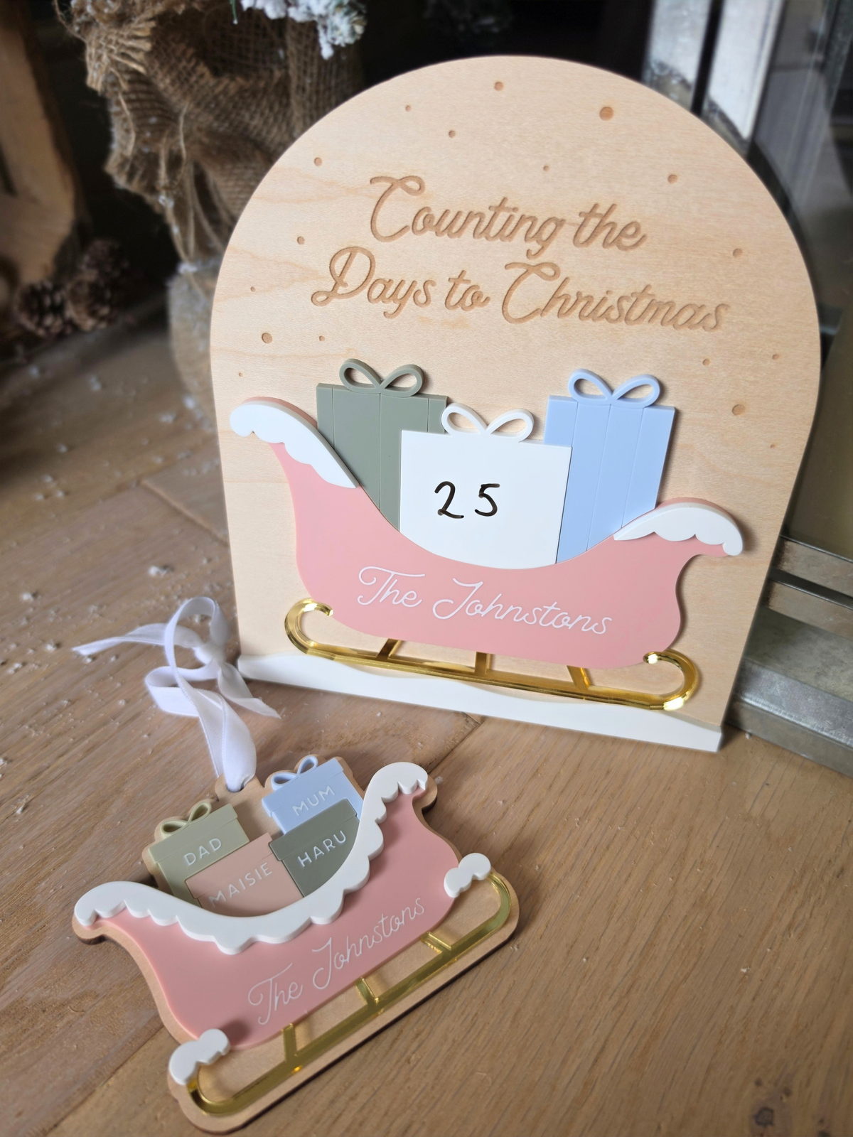 * LIMITED EDITION * Personalised Family Sleigh and Presents Countdown Plaque - Wooden and Acrylic Christmas Decoration